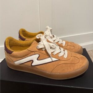 Madden Girl Giia Sneaker, Women’s Size 7